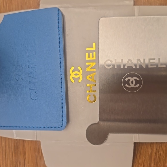 CHANEL Sky Blue Mirror & Card Holder - Picture 2 of 4